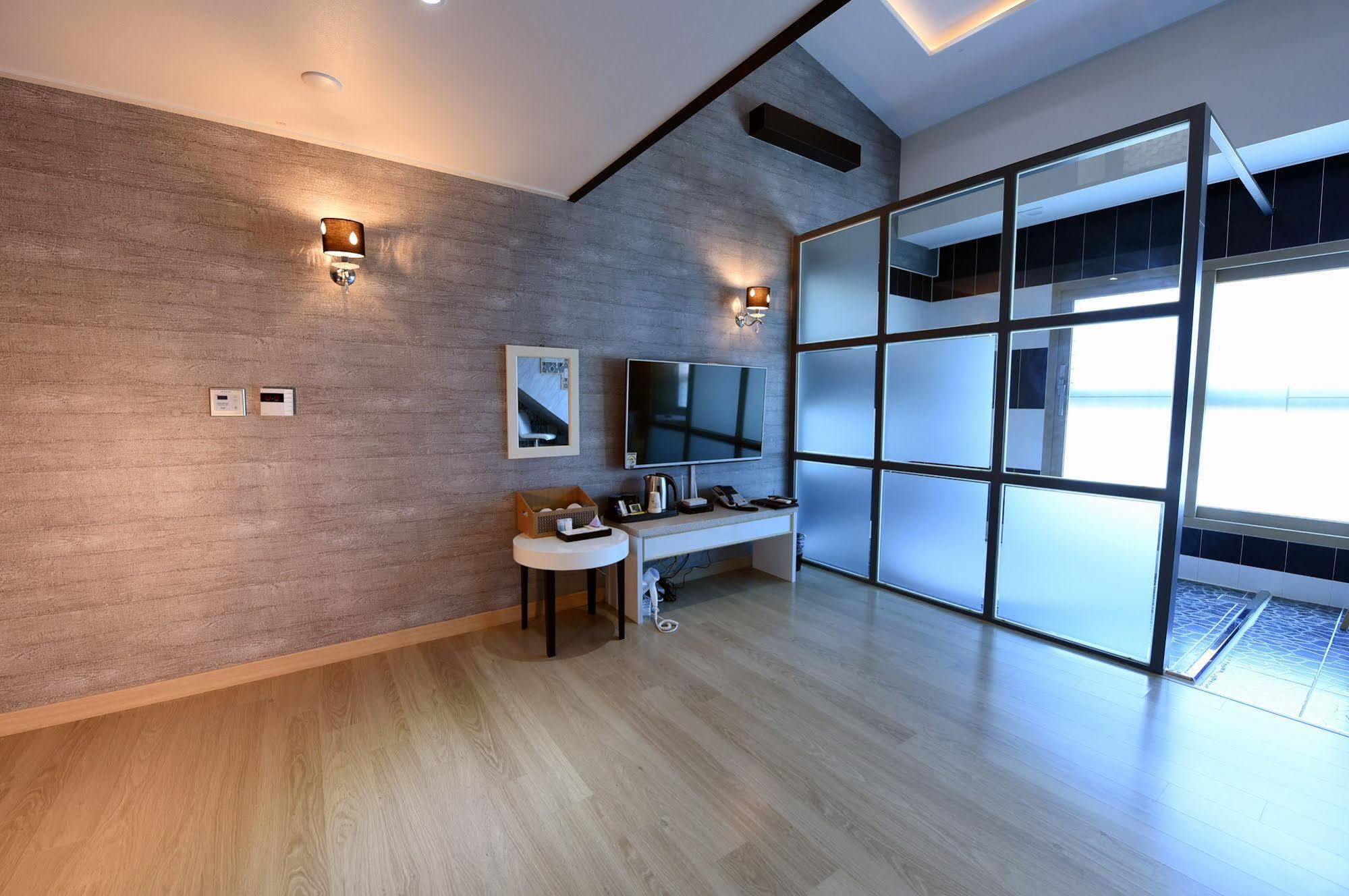 Dome Hotel Geoje Exterior photo